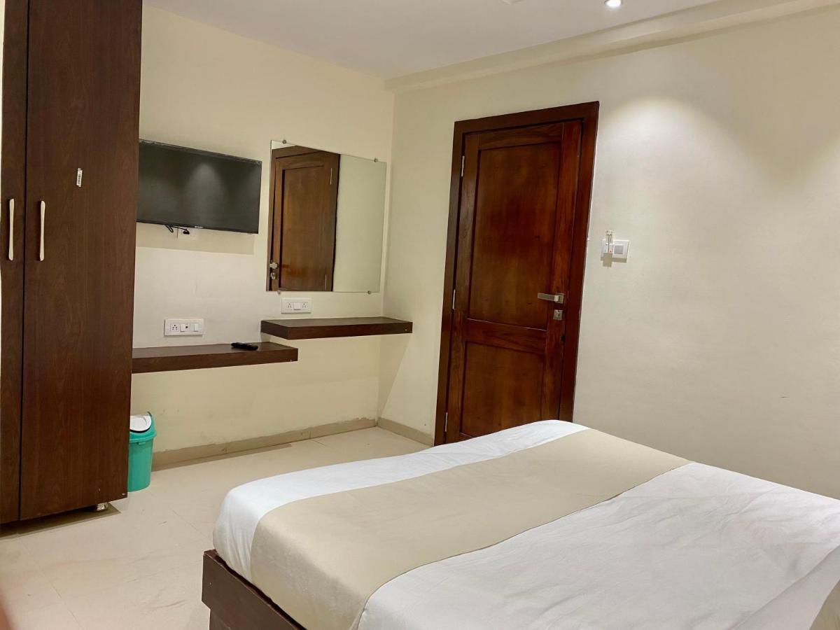 Hotel Vrindavan Palace Індаур Екстер'єр фото