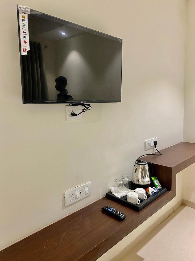 Hotel Vrindavan Palace Індаур Екстер'єр фото