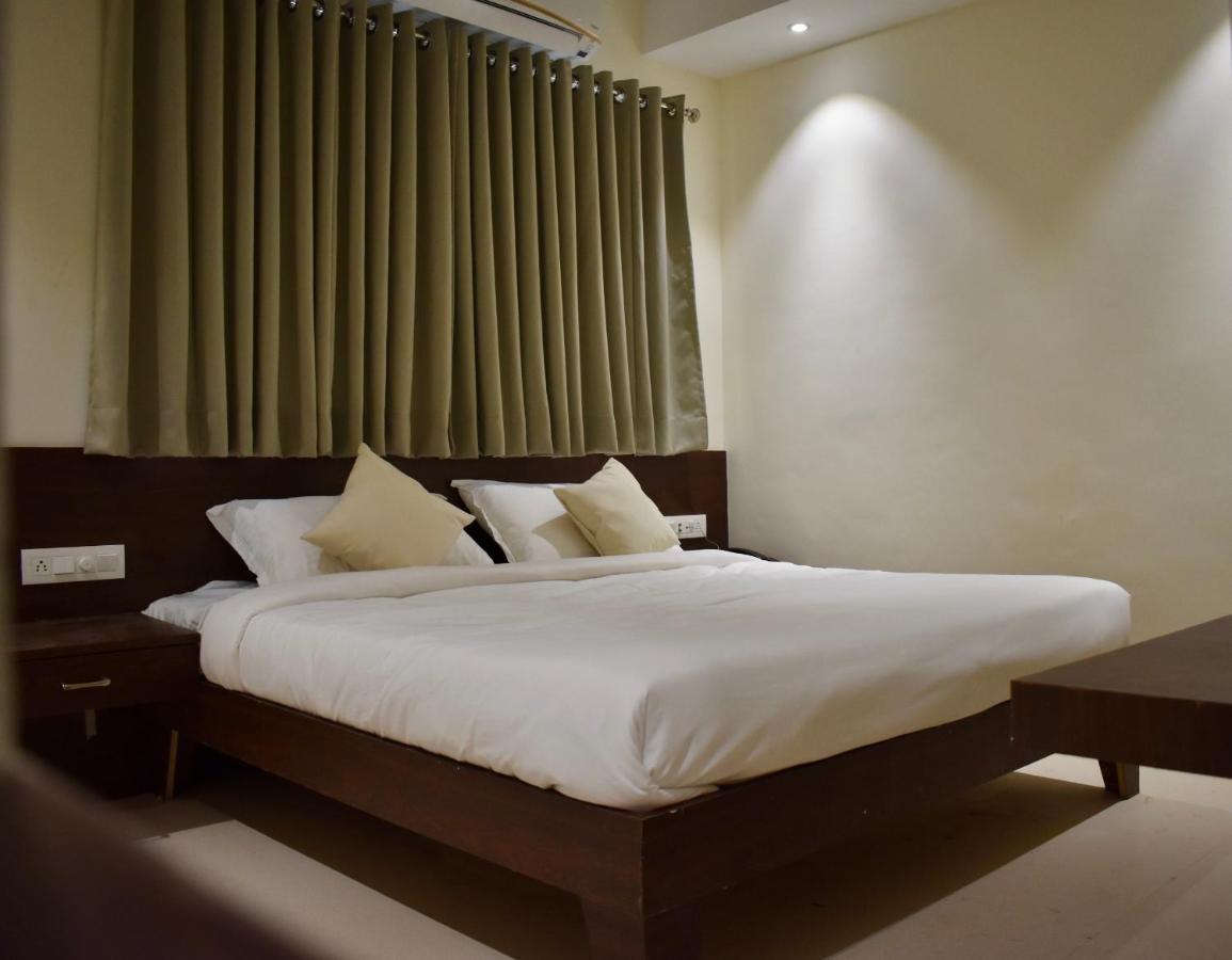 Hotel Vrindavan Palace Індаур Екстер'єр фото