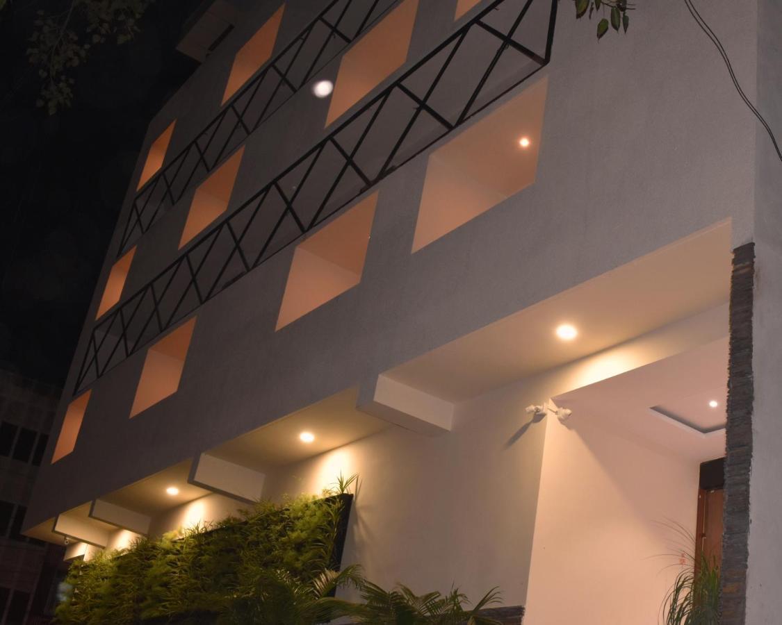 Hotel Vrindavan Palace Індаур Екстер'єр фото