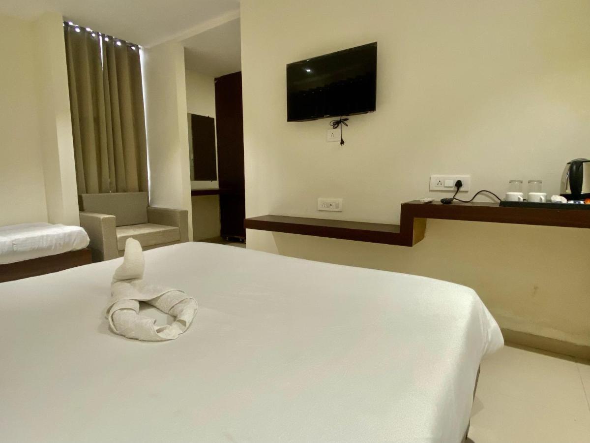 Hotel Vrindavan Palace Індаур Екстер'єр фото