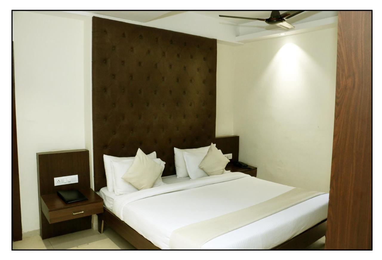 Hotel Vrindavan Palace Індаур Екстер'єр фото
